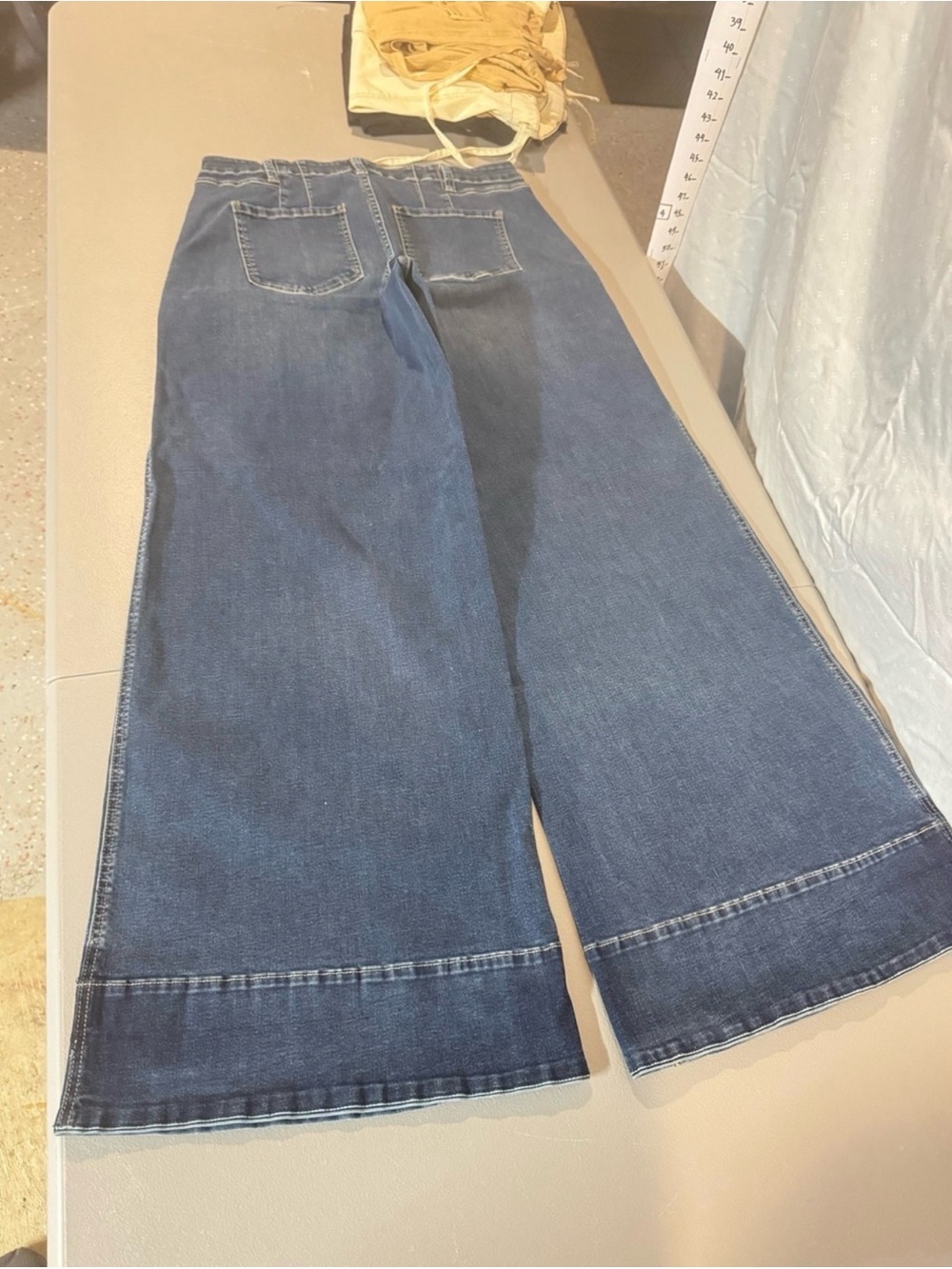 We The Free Wide Leg Dark Blue Jeans with Patch Pockets Like New - Picture 9 of 14